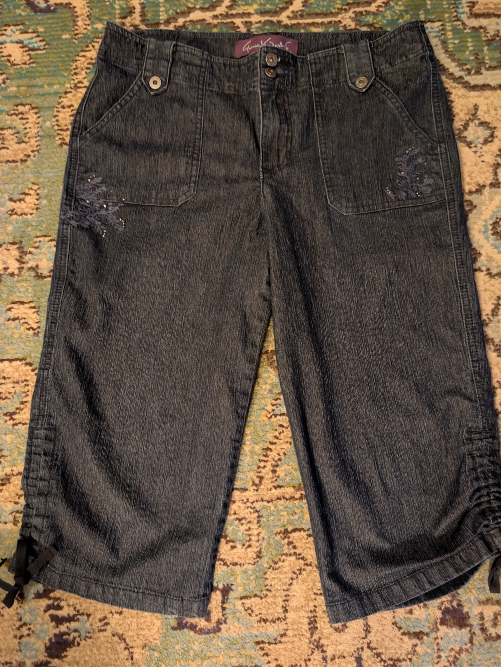 Gloria Vanderbilt Dark Blue Embroidered Capri Jeans